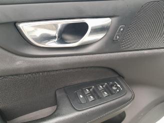 Volvo V-60 2.0 B3 Momentum Advantage picture 18