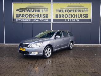 uszkodzony samochody osobowe Skoda Octavia Combi 1.4 TSI Greentech Elegance Business Line 2012/2