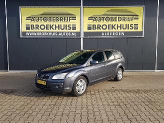 krockskadad bil auto Ford Focus Wagon 1.6-16V Ghia 2008/1
