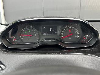 Peugeot 208 1.0 VTi Access picture 17