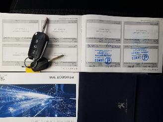 Peugeot 308 SW 1.2 PureTech Blue Lease Executive picture 24