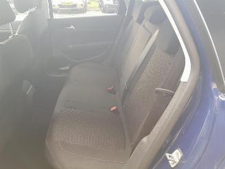 Peugeot 308 SW 1.2 PureTech Blue Lease Executive picture 17