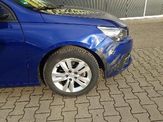 Peugeot 308 SW 1.2 PureTech Blue Lease Executive picture 10