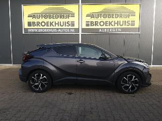 Toyota C-HR 2.0 Hybrid TeamNL picture 4