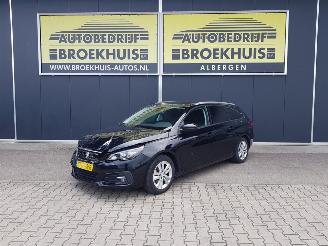 Unfallwagen Peugeot 308 SW 1.2 PureTech Blue Lease Executive 2018/7