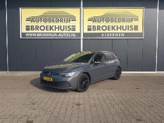 Schadeauto Volkswagen Golf 1.5 TSI Style 2022/8