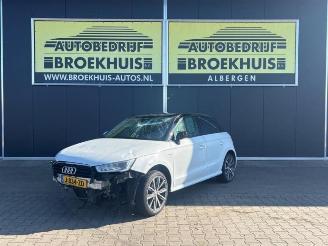 Coche siniestrado Audi A1 A1 Sportback (8XA/8XF), Hatchback 5-drs, 2011 / 2018 1.0 TFSI Ultra 12V 2016/7