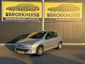 disassembly passenger cars Peugeot 206 206 (2A/C/H/J/S), Hatchback, 1998 / 2012 1.4 16V 2004/7