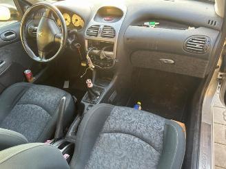 Peugeot 206 206 (2A/C/H/J/S), Hatchback, 1998 / 2012 1.4 16V picture 9