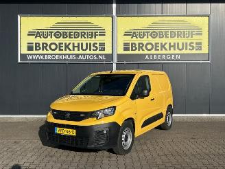 krockskadad bil bedrijf Peugeot Partner 1.5 BlueHDI Premium 2020/1