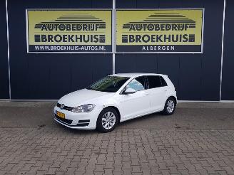 krockskadad bil auto Volkswagen Golf 1.6 TDI Comfortline BlueMotion 2013/7