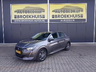 krockskadad bil auto Peugeot 208 1.2 PureTech Active Pack 2021/11