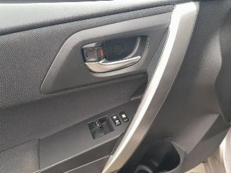 Toyota Auris 1.8 Hybrid Lease picture 22