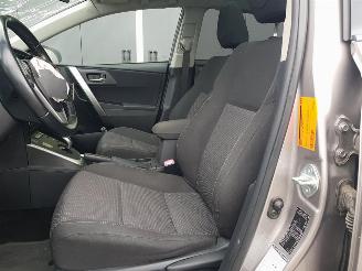 Toyota Auris 1.8 Hybrid Lease picture 17