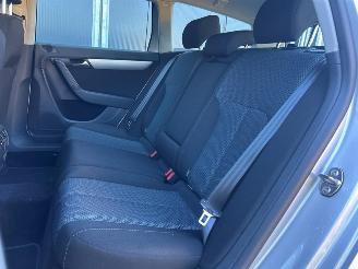 Volkswagen Passat Variant 1.6 TDI BlueMotion Executive Edition picture 16