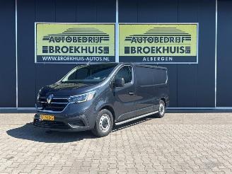 krockskadad bil bedrijf Renault Trafic 2.0 dCi 130 T30 L2H1 Comfort 2022/4