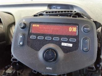 Peugeot 108 108, Hatchback, 2014 1.0 12V VVT-i picture 19