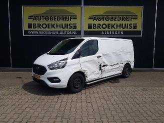 krockskadad bil bedrijf Ford Transit Custom 340 2.0 TDCI L2H1 Trend 2019/11