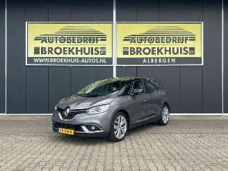 krockskadad bil auto Renault Scenic 1.3 TCe Limited 2019/3