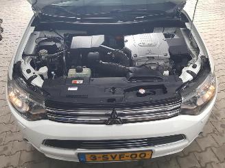 Mitsubishi Outlander 2.0 PHEV instyle picture 27