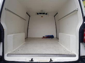 Volkswagen Transporter 2.0 TDI L2H3 Highline Koelwagen picture 24