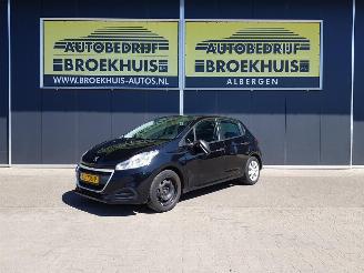 Vaurioauto  passenger cars Peugeot 208 1.0 PureTech Access 2015/6