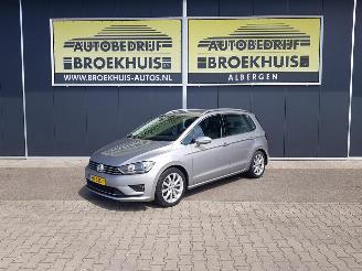 damaged passenger cars Volkswagen Golf Sportsvan 1.2 TSI Highline 2018/1