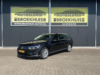 krockskadad bil auto Volkswagen Passat Variant 1.4 TSI GTE Connected Series 2016/11