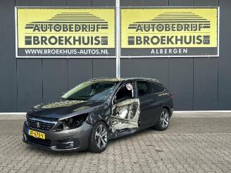 Coche siniestrado Peugeot 308 308 SW (L4/L9/LC/LJ/LR), Combi 5-drs, 2014 / 2021 1.2 12V e-THP PureTech 130 2018/12