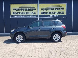 Toyota Rav-4 2.0 VVTi Linea Terra picture 2