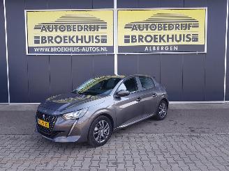 Voiture accidenté Peugeot 208 1.2 PureTech Active Pack 2021/11