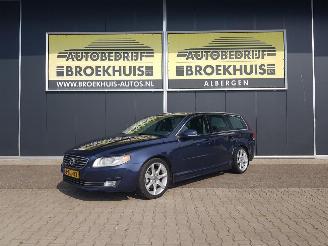 Coche accidentado Volvo V-70 1.6 D2 Momentum 2013/11