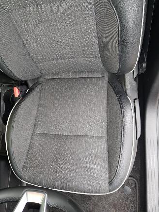 Renault Clio 1.0 TCe Intens picture 22
