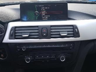 BMW 3-serie 320i Executive picture 20