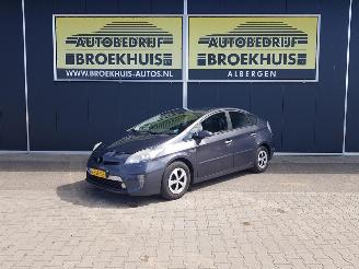 damaged passenger cars Toyota Prius 1.8 Plug-in Executive Business 2013/11