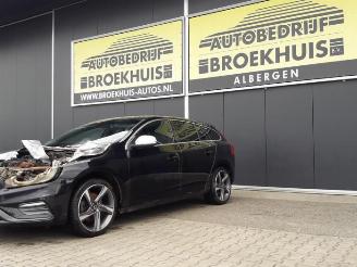 Vrakbiler auto Volvo V-60 V60 I (FW/GW), Combi, 2010 / 2018 2.0 D4 16V 2014/6