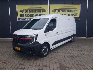 skadebil bedrijf Renault Master T35 2.0 dCi 150 L3H2 Extra 2024/12