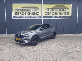 Unfallwagen Volkswagen T-Roc 2.0 TSI 4Motion Sport 2017/10