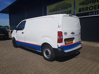 Toyota Proace Worker 1.5 D-4D L2 Navigator picture 8