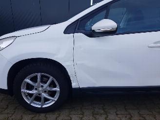 Peugeot 2008 1.2 PureTech Active picture 9