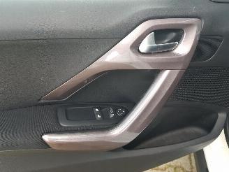 Peugeot 2008 1.2 PureTech Active picture 23