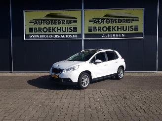 Damaged car Peugeot 2008 1.2 PureTech Active 2016/2