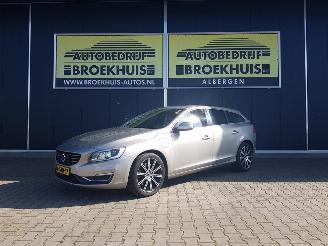 krockskadad bil auto Volvo V-60 2.4 D6 AWD Plug-In Hybrid Summum 2013/12