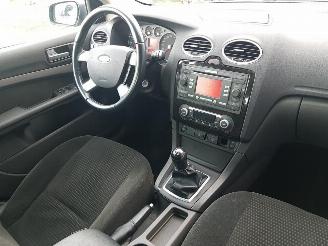 Ford Focus Wagon 1.6-16V Ghia picture 15