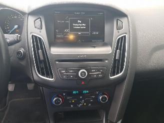 Ford Focus Wagon 1.0 Titanium Edition picture 19