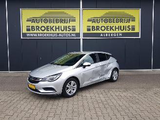 krockskadad bil auto Opel Astra 1.6 CDTI Business+ 2018/3