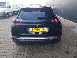 Peugeot e-2008 EV Allure 50 kWh picture 5