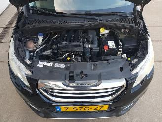 Peugeot 2008 1.2 VTi Allure Pack Premium Plus picture 16