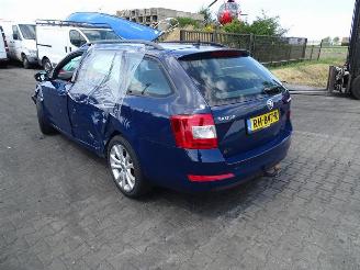 Skoda Octavia Combi 1.6 TDi picture 2