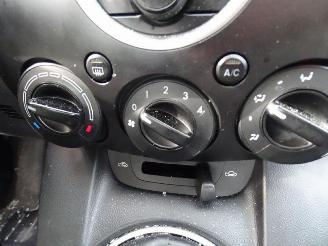 Mazda 2 1.3 16v picture 6